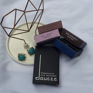 NEW! Freematic Eyeshadow palette Bundle